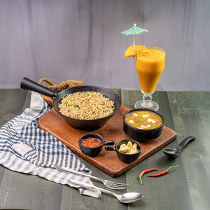 Hot Chilli Pot Rice With Gravy