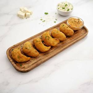 Paneer Kurkure Momos (Fried)