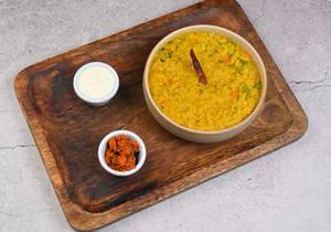 Masala Khichadi [Serves 2]
