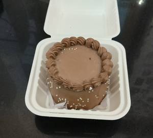 Light chocolate bento cake