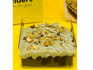Kunafa Belgium Cake Tub