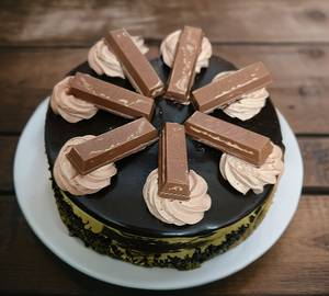 Kitkat cake