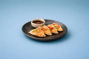Chicken Gyoza (4 Pc)