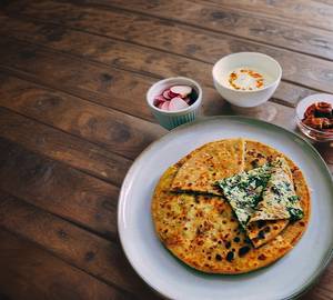 Paneer paratha [1 piece] with curd and pickle