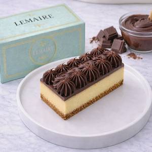Signature Lemaire Black Velvet Cheesecake Pastry