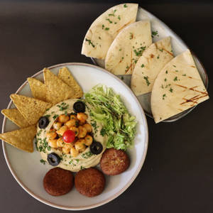 Hummus Pita Platter