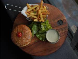 Spinach & Mushroom Cheese Burger