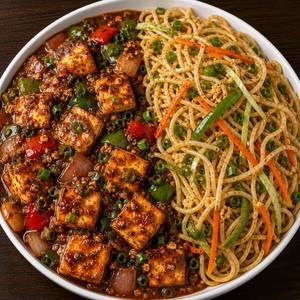 VEG HAKKA NOODLES WITH GARLIC PANEER GRAVY