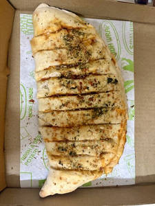 Paneer Tikka Stuffed Garlic Bread