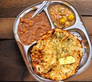 Butter Naan With Chole