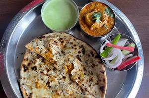 Veg Keema Naan with Gravy Chaap