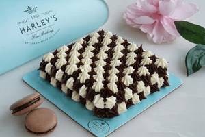 Swiss Black & White Chocolate Medovik Cake