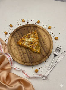 Makhani Paneer Pizza Slice