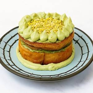 Pistachio Noir Croissantino