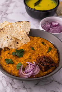 Masala Khichdi With Raita & Papad