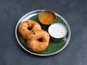 Sambar Vada (2 Nos)