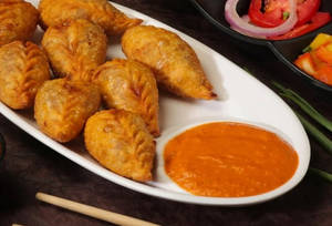 Veg Fried Momos [6 Pieces]