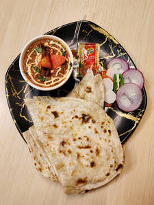 Handi Paneer With 2 Butter Naan