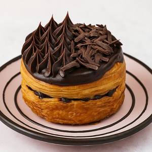 Signature Black Velvet Croissantino