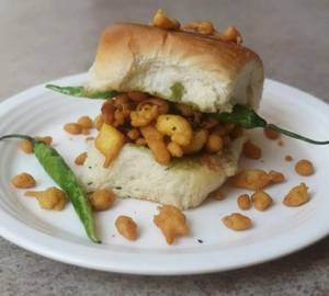 Desi Ghee Chura Vada Pav