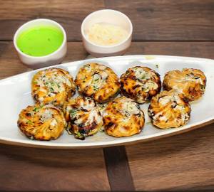 Paneer Achari Momo's (10 Pieces)