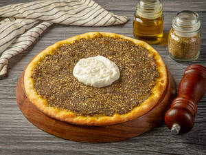 Zaatar And Labneh Manakish (4 Pcs)