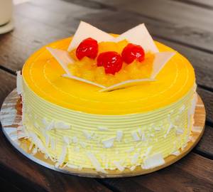 Eggless Pineapple Cake (Round) (500 gms)
