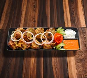 Chicken Tandoori Momos [Regular, 8 Pieces]