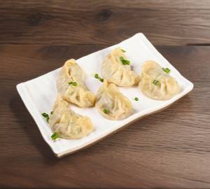 Chicken Steamed Momos [Regular, 8 Pieces]