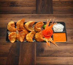 Chicken Fried Momos [Regular, 8 Pieces]