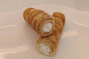 Vanilla Cream Roll [1 Piece]