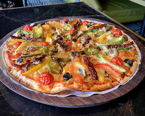 Mediterranean Pizza