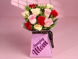 Mix Roses In Amazing Mom Floral Box