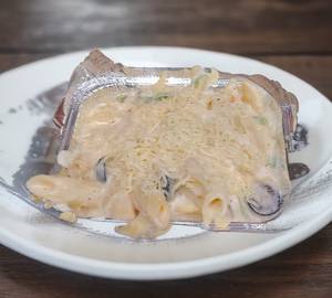 White sauce pasta