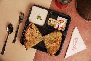 .Gobhi Parantha 2Pcs