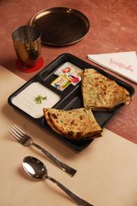.Aloo Pyaz Parantha 2Pcs
