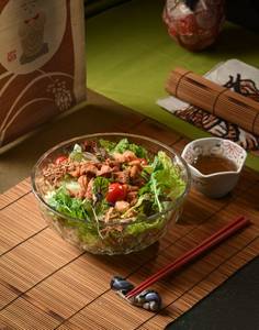 Fried Crispy Chicken Green Salad