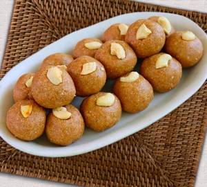 Kadalai Laddu