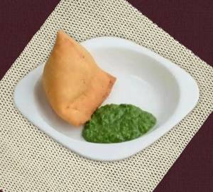 Special Paneer Samosa with Chatni