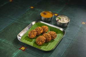 Mini Crispy Valapoo Vada (6 Pcs)