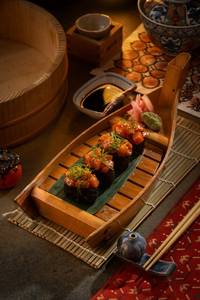 Spicy Salmon Gunkan