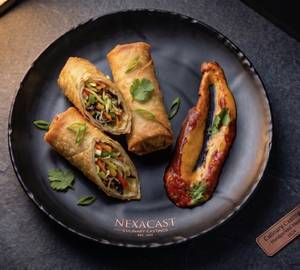Veg Spring Rolls (2Pcs)