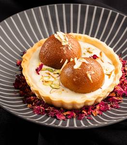 Gulab Jamun Fish Rabri