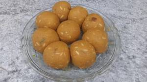 Desi Ghee Ladoo