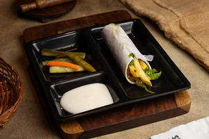 Chicken Shawarma Kubus [small] + Thoum