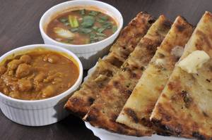 Stuffed Kulcha With Pindi Channa