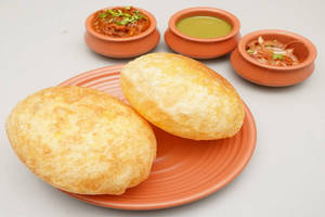 Amritsari Poori With Chole