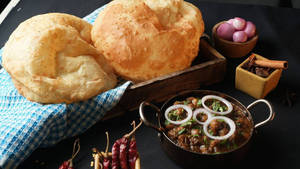 Chana Bhature [2 Pieces]