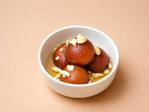 Gulab Jamun (4 Piece)