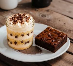 Tresletches jar cake with one piece dubble chocolate brownie
